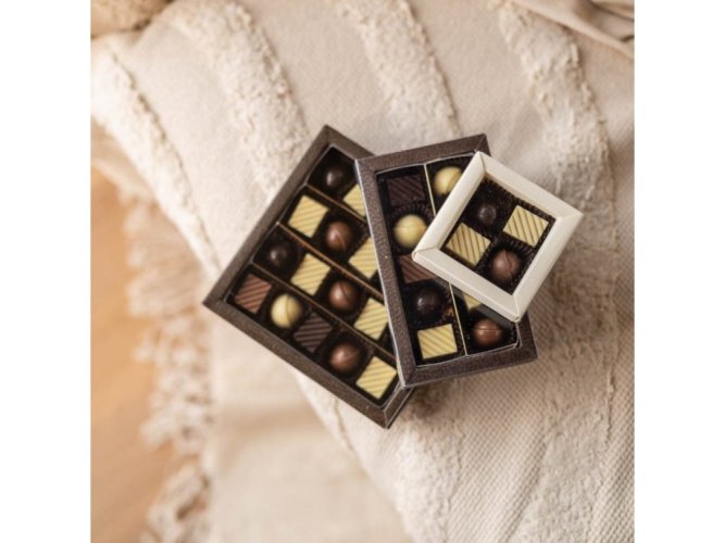 Janek Karamelovo-nugátová krabička s pralinkami –⁠⁠⁠⁠⁠⁠ 10 ks