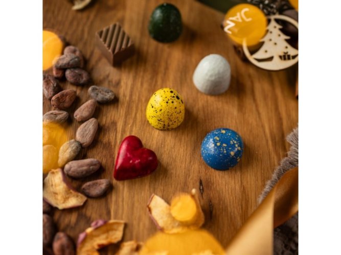 Janek Vánoční krabička s pralinkami a lanýži –⁠⁠⁠⁠⁠⁠ 10 ks